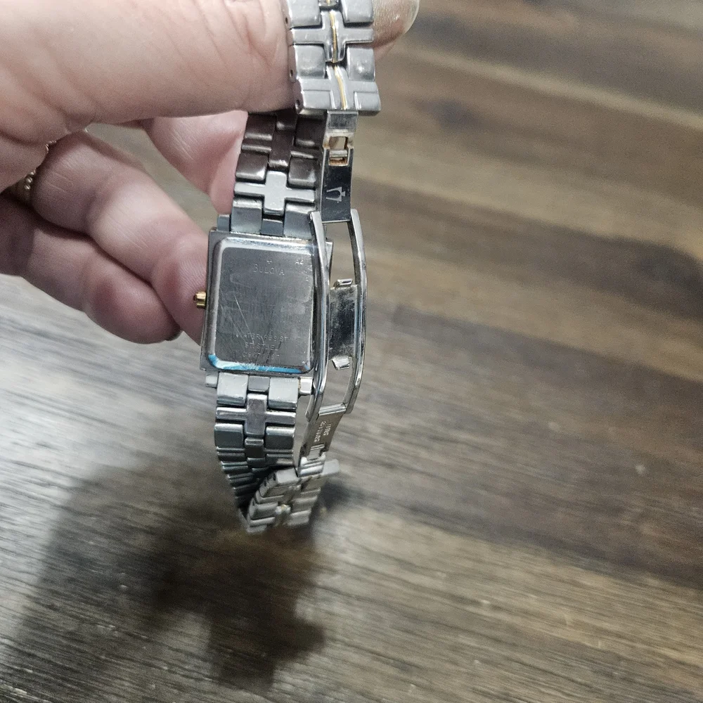 Vintage 90s BULOVA two Toned Square Face Quartz Analog Bracelet Watch Needs Batt - Picture 3 of 3